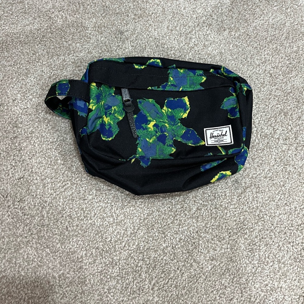 HERSCHEL FLORAL COSMETICS BAG - Picture 8 of 8